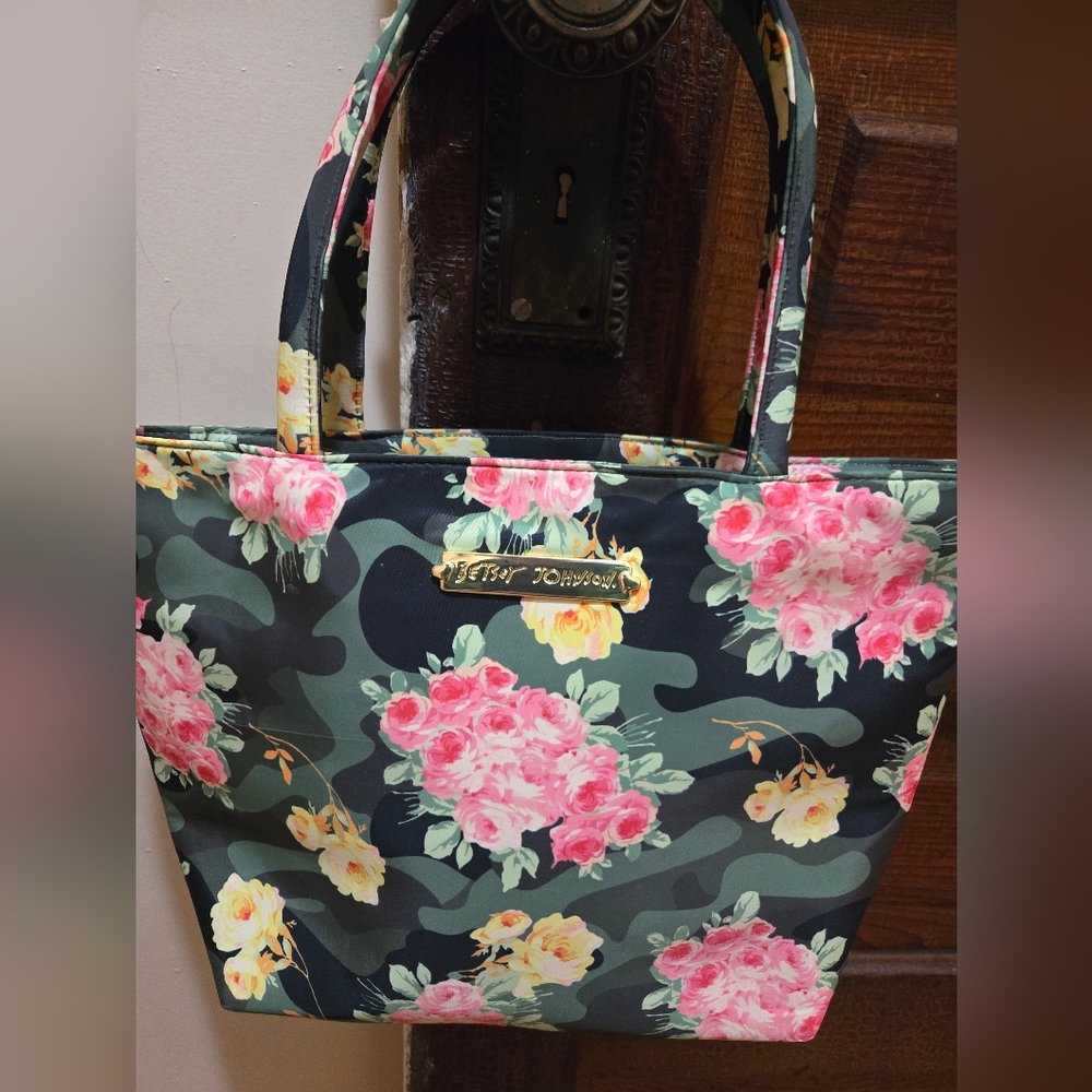Betsey Johnson Camouflage Floral Insulated Lunch Tote